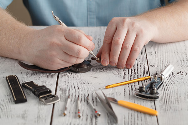 عکس تعمیرات ساعت مچی