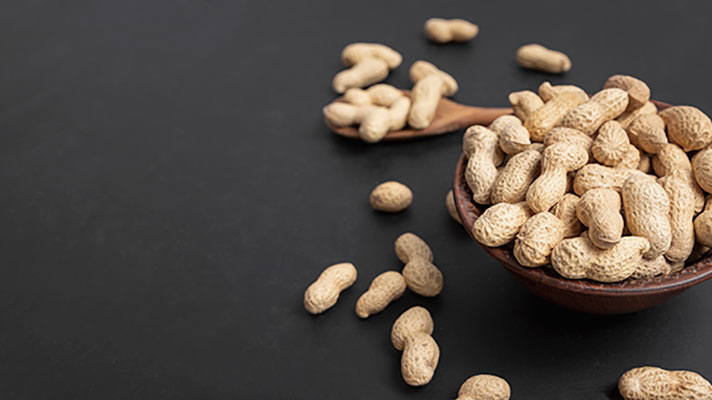 عکس بادام زمینی مغز نشده