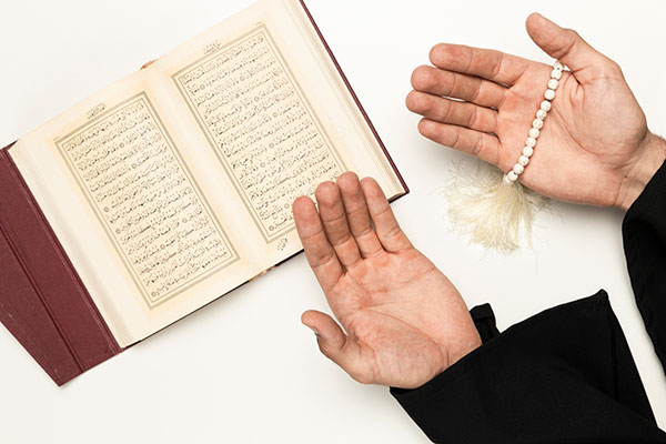 عکس تبلیغاتی حجاب دست به دعا