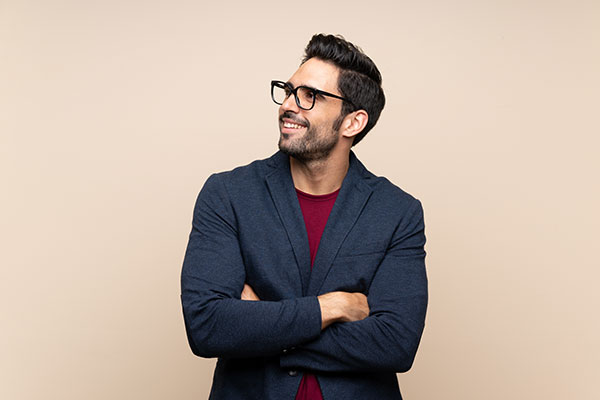 عکس مرد جوان عینکی