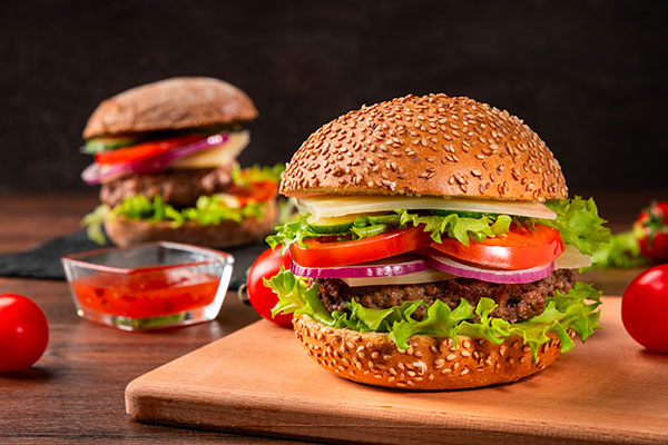 عکس تبلیغاتی غذا همبرگر بزرگ