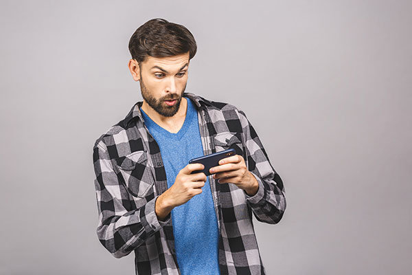 عکس سرگرمی با موبایل