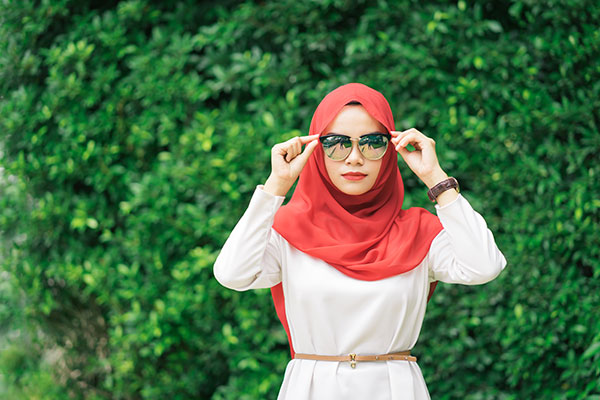 عکس تبلیغاتی حجاب و عینک آفتابی