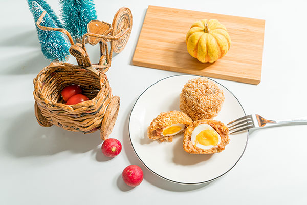 عکس تبلیغاتی غذا تخم مرغ سوخاری