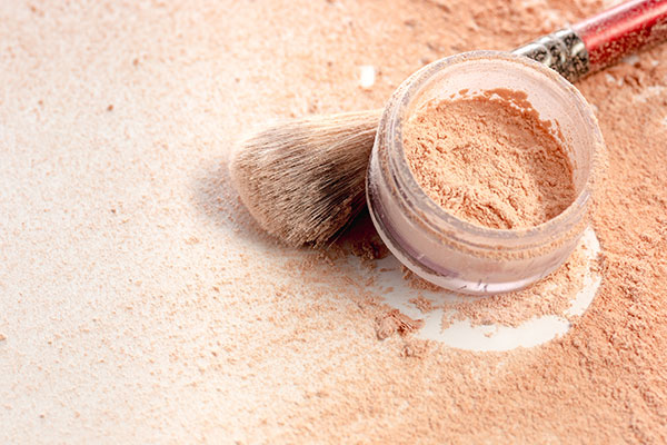 عکس کرم پودر آرایشی صورت