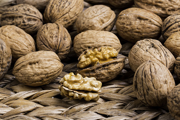 عکس تبلیغاتی گردو کاغذی
