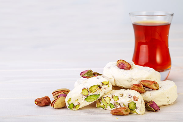 عکس گز و فنجان چای
