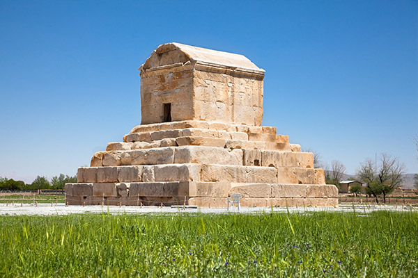 عکس آرامگاه کورش کبیر در پاسارگاد