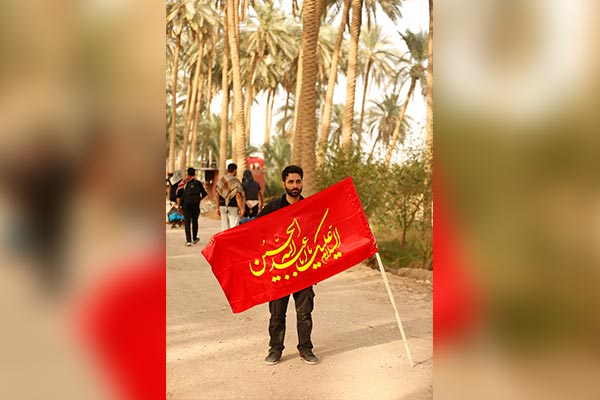 عکس پیاده روی اربعین و پرچم امام حسین