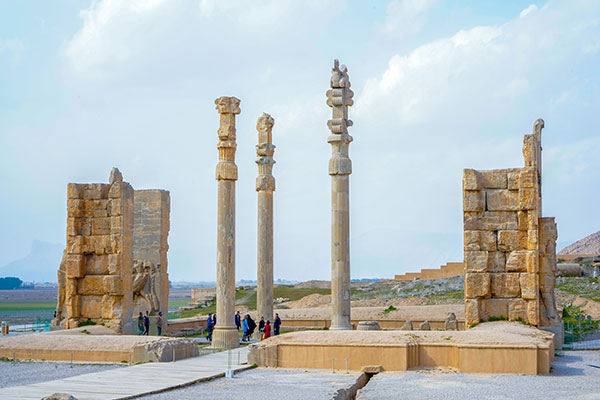 عکس دروازه ملل تخت جمشید