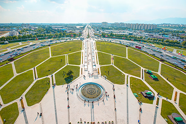 عکس نمای میدان آزادی و شهر تهران