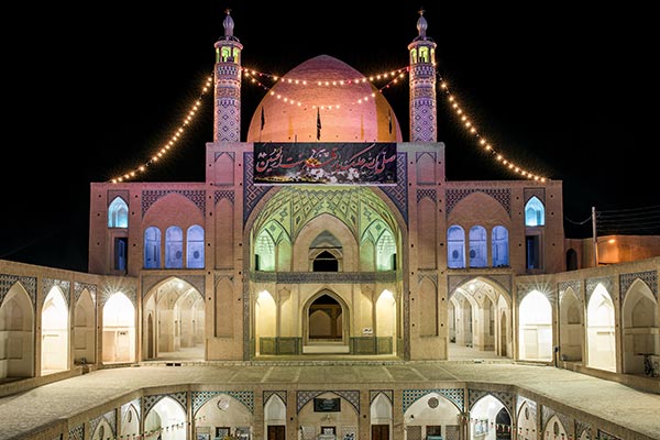 عکس مسجد آقا بزرگ در شهر کاشان