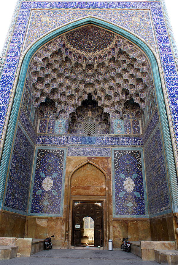 عکس نمای ورودی حرم