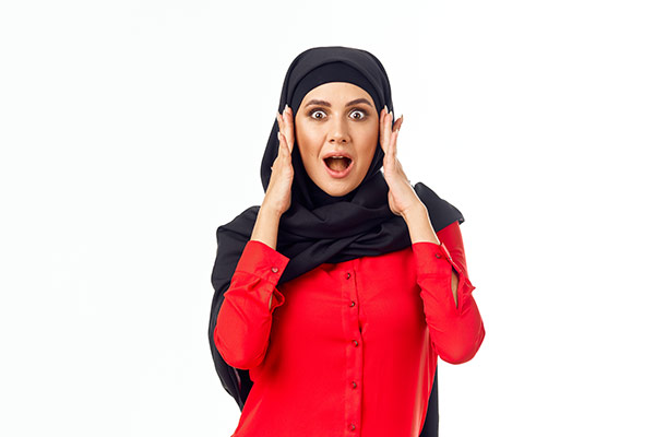 عکس تبلیغاتی خانم با حجاب