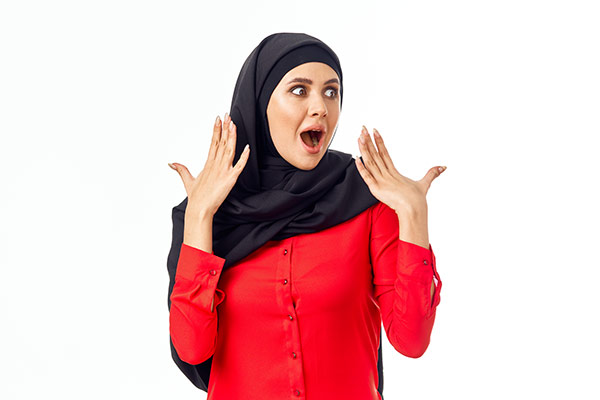 عکس تبلیغاتی خانم با حجاب