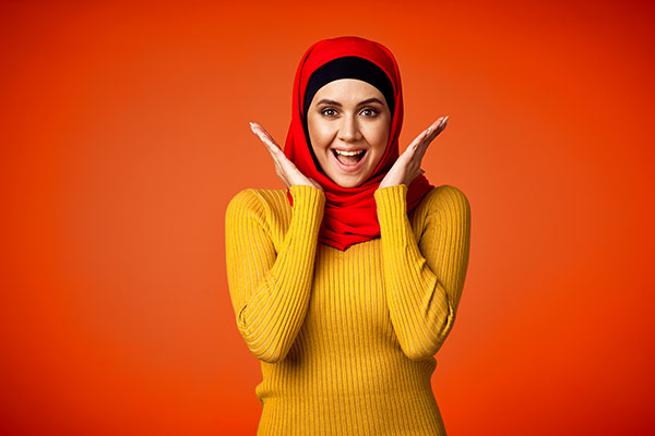 عکس تبلیغاتی خانم با حجاب