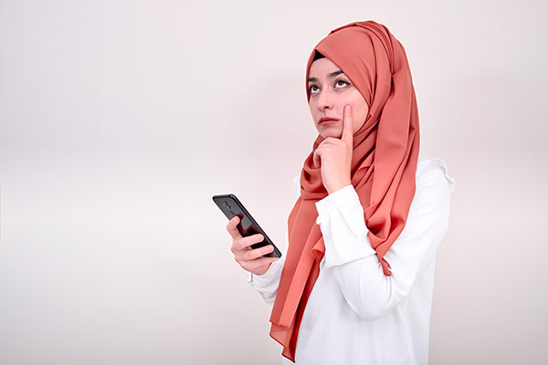 عکس تبلیغاتی خانم با حجاب