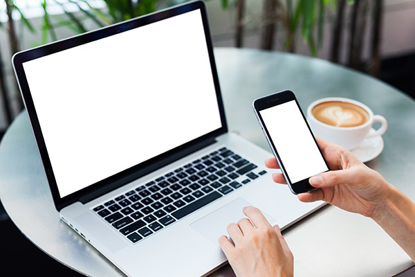 موکاپ اسکرین موبایل و لپ تاپ