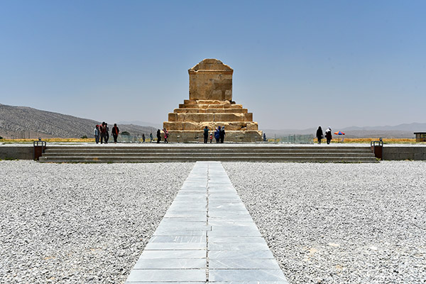عکس آرامگاه کورش کبیر در پاسارگاد