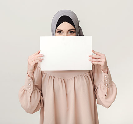 عکس تبلیغاتی خانم با حجاب