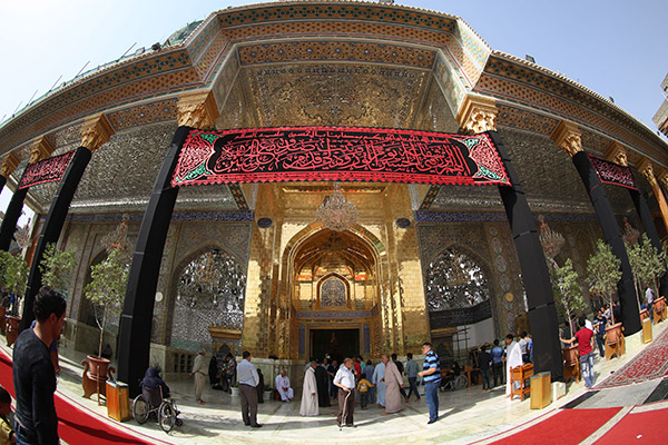 عکس از درب ورودی حرم امامین عسکریین