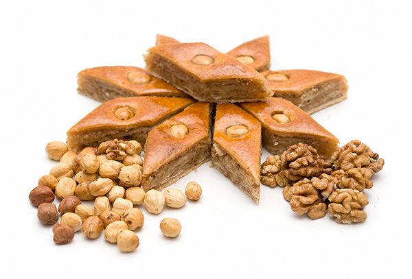 تصویر شیرینی و مغر گردو و بادام زمینی