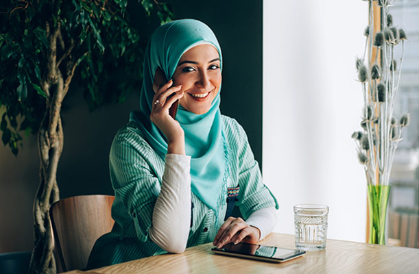 عکس تبلیغاتی خانم با حجاب