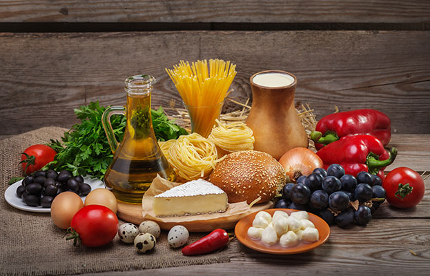 عکس تبلیغاتی صبحانه سبزیجات و غلات