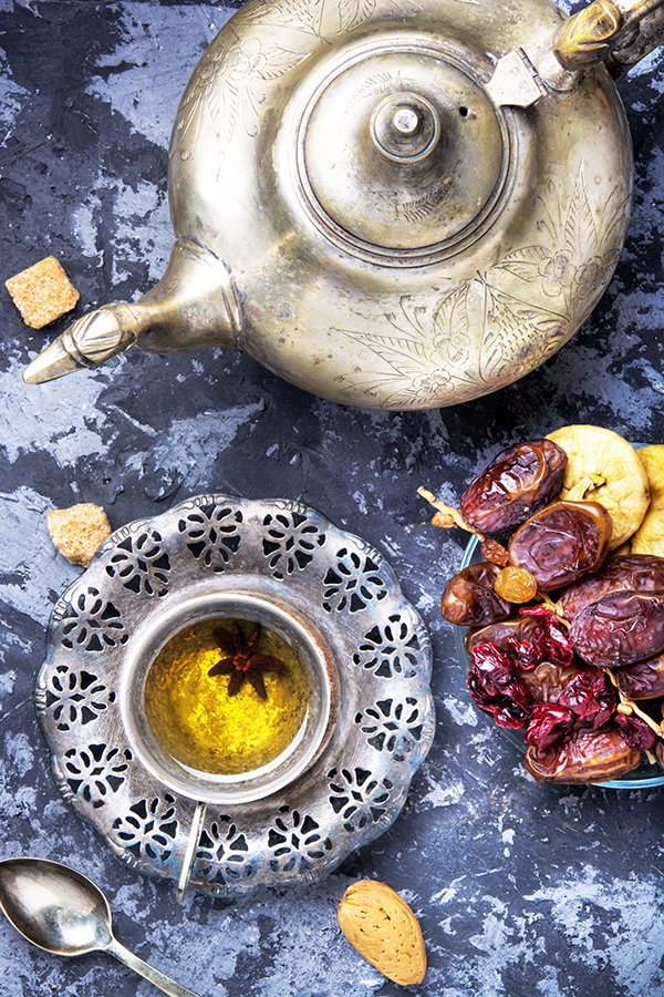 عکس دمنوش و خرما و کشکش