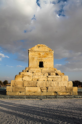 عکس آرامگاه کورش کبیر در پاسارگاد