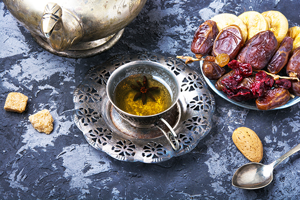 عکس دمنوش و خرما و کشکش